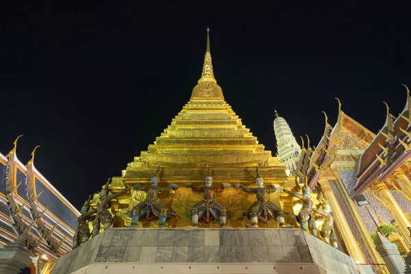 Estatua Gigante Guardián Pagoda Dorada Templo Del Buda Esmeralda Bangkok — Foto de Stock