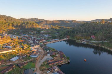 Ban Rak Thai köyü, Çin oteli, Mae Hong Son, Tayland. Seyahat ve tatilde doğa manzarası.