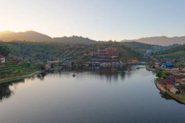 Ban Rak Thai köyü, Çin oteli, Mae Hong Son, Tayland. Seyahat ve tatilde doğa manzarası.