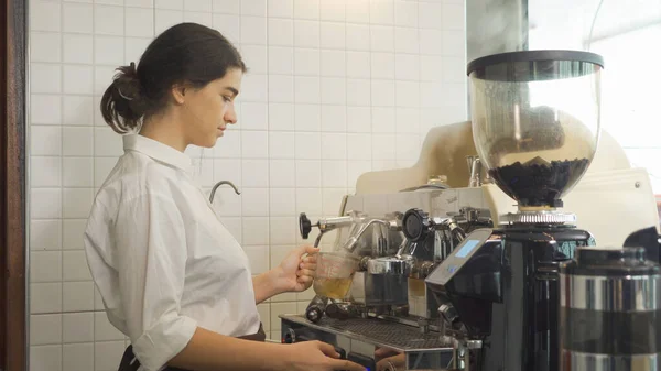 Portrait Young Middle East Woman Worker Barista Apron Making Coffee — Stock Photo, Image