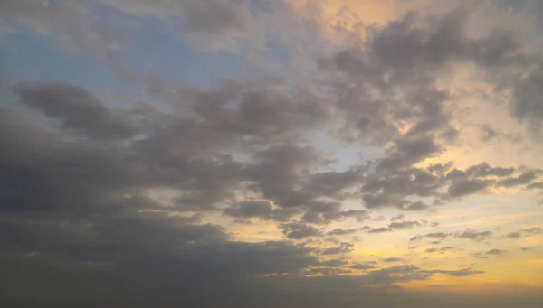 Cielo Atardecer Fondo Abstracto Naturaleza Dramático Azul Con Nubes Color — Foto de Stock