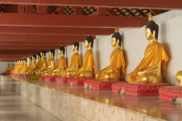 Egy Sor Buddha Szobor Wat Phra Mahathat Voramahavihan Templom Régi — Stock Fotó