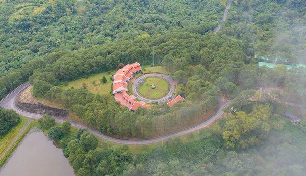 Flygfoto Över Pratamnak Byggnad Khao Kho Thailand Med Skogsträd Och — Stockfoto