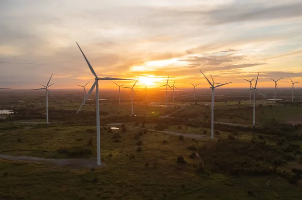 Luftaufnahme Von Windkraftanlagen Oder Windmühlen Industriegebiet Energie Nachhaltige Grüne Saubere — Stockfoto