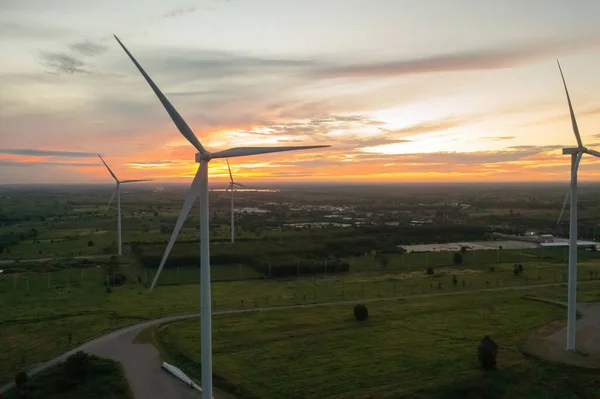 Luftaufnahme Von Windkraftanlagen Oder Windmühlen Industriegebiet Energie Nachhaltige Grüne Saubere — Stockfoto