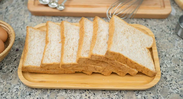Domácí Kuchyně Pečení Blízko Snídaně Potravinový Chléb Tousty Přísady Těsta — Stock fotografie