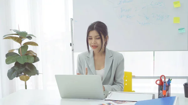 Portrait Business Asian Woman Thai Person Talking Colleagues Webcam Group — Stock Photo, Image