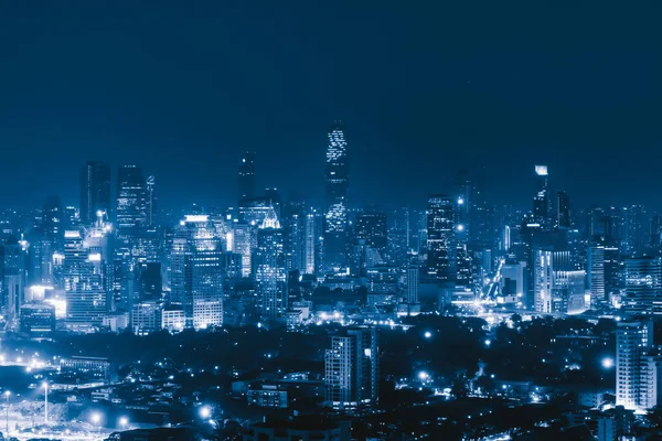 泰国曼谷市中心天际线的空中景观 亚洲智能城市的金融区和商业中心 摩天大楼和高楼大厦在夜间 — 图库照片