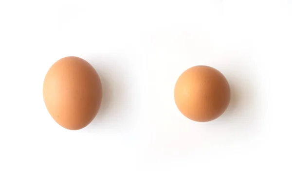 很多新鲜的鸡蛋 从白色背景分离出来的食物成分 — 图库照片