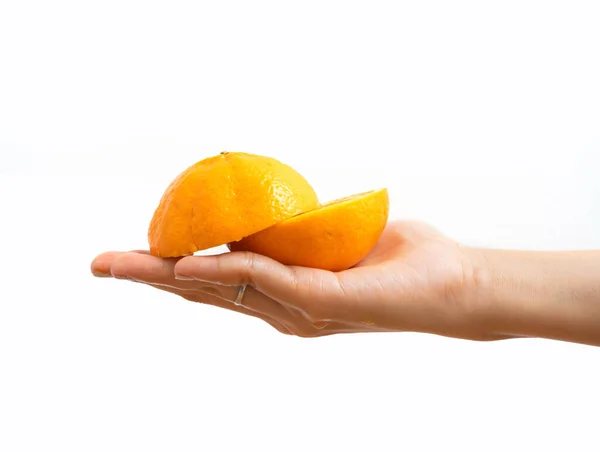Mains Tenant Des Oranges Des Fruits Frais Aliments Sains Biologiques — Photo