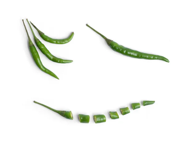 Chili Paprika Med Skivad Grön Chilipaprika Isolerad Vit Bakgrund Varm — Stockfoto