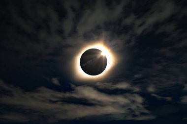 Güneş tutulması. Dolunay olsun, ay olsun gökyüzünde ışık olsun, gece karanlığında olsun. Uzay astronomisi. Doğa fenomeni