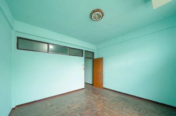 Pusty Brudny Opuszczony Pokój Kondominium Lub Mieszkanie Przestrzenią Wnętrze Stare — Zdjęcie stockowe