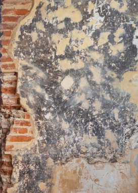 Eski kırmızı tuğlalı yüzey dokusu. Tasarım dekorasyonu için iç malzemelerin yakın plan çekimi. Çatı katı biçimi.