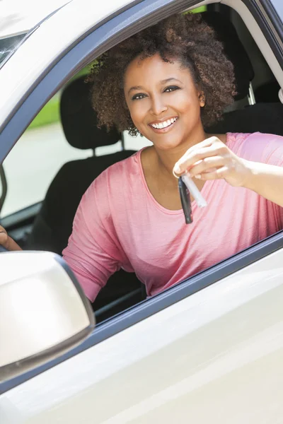 African American Girl Young Woman Driving Car Holding Key — Stock Photo, Image