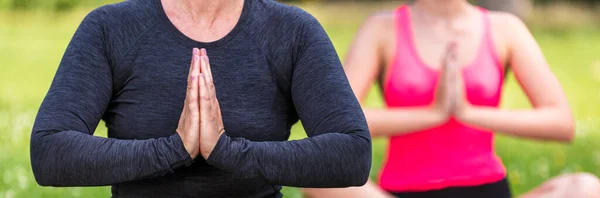 Panorama Orta Yaşlı Sağlıklı Orta Yaşlı Kadın Yoga Öğretmeni Yogi — Stok fotoğraf