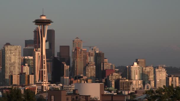 Abendlicher Videoclip Der Skyline Von Seattle Und Der Weltraumnadel Seattle — Stockvideo