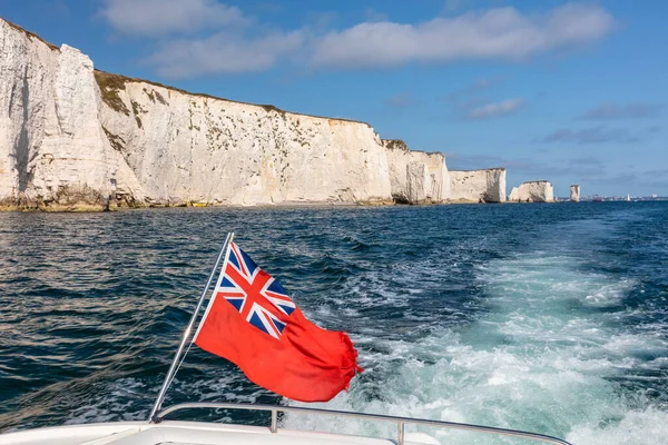 British Red Ensign Flag Boat Sailing Old Harry Rocks Dorset — Stock Photo, Image