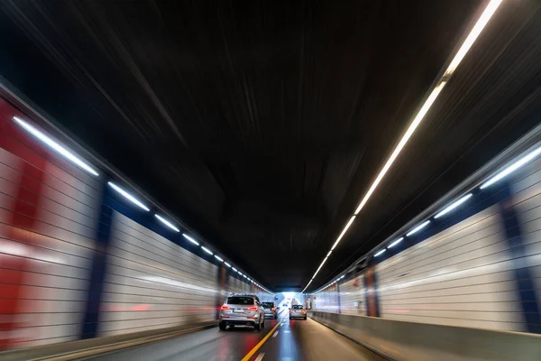 Motion Blurred Photograph Traffic Cars Wet Road Tunnel — Stock Photo, Image