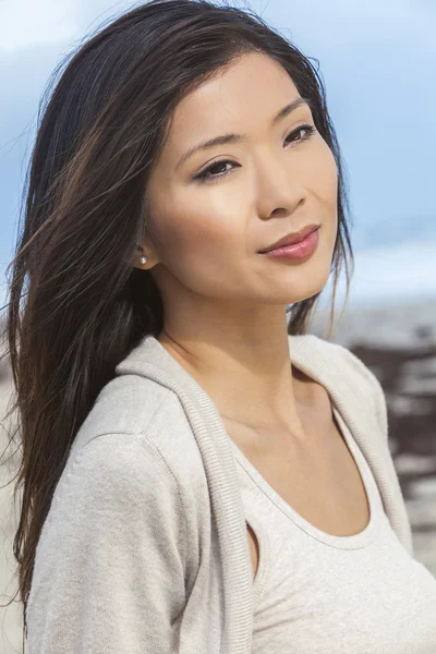 Beautiful Chinese Asian Young Woman Girl — Stock Photo, Image