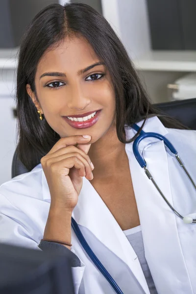 Asian Indian Female Woman Hospital Doctor — Stock Photo, Image