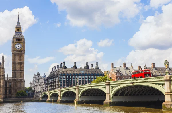 大笨钟和英国伦敦的威斯敏斯特桥 — 图库照片