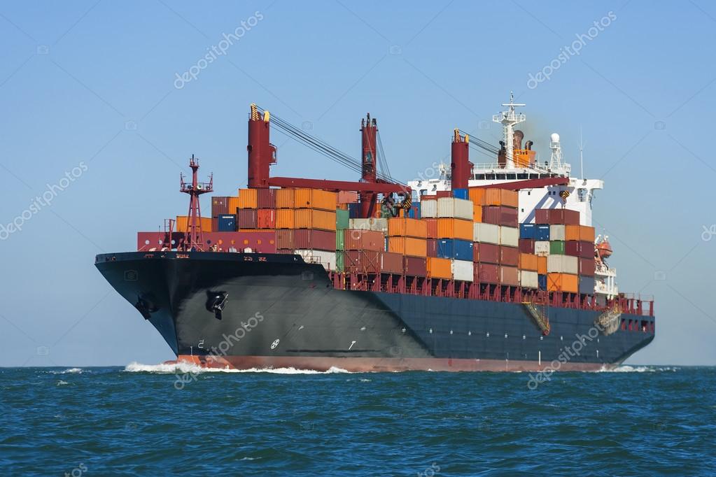 container schip op zee — Stockfoto