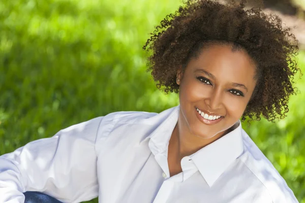 Happy African American Woman Smiling Outside — Stock Photo, Image