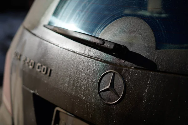 Close up dirty Mercedes car with a wiper on the back window — Stock Photo, Image