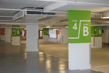 Genel yeraltı otopark görünümünü