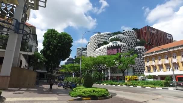 Stabilizovaný záběry chůze v Bugis, Singapur — Stock video