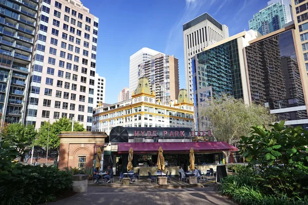 Hyde park, sydney köşesinde Café — Stok fotoğraf