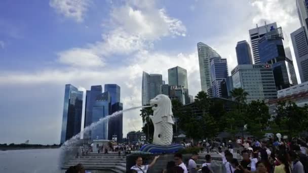 01 Aralık 2014, Singapore, Singapur: Güncellenme Zamanı panoramik zaman atlamalı Merlion ve Marina Bay Sands — Stok video