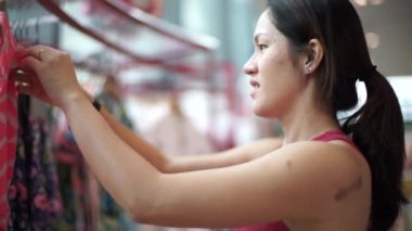 Asya Çin genç anne bebek öğeleri için alışveriş için