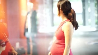 Asya Çin genç anne bebek öğeleri için alışveriş için