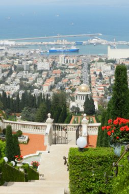 Bahai Tapınağı Bahçe