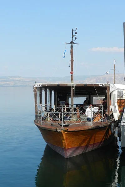 Viagem de barco no Lago Galiléia Fotos De Bancos De Imagens