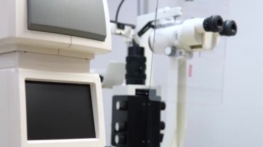 Görme testi için göz doktorunun göz doktoruna ait cihazlar. Göz altı ekipmanları