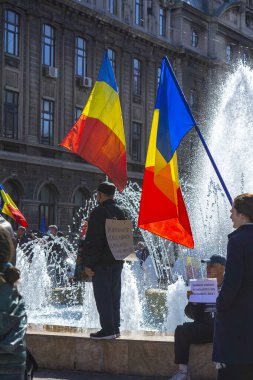 10 Nisan 2021 - Bükreş, Romanya: Covid pandemisi kısıtlamalarına ve Bakan Vlad Voiculescu 'ya karşı üniversitede protestolar.