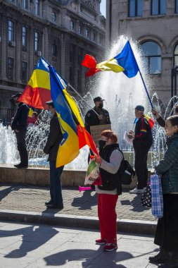 10 Nisan 2021 - Bükreş, Romanya: Covid pandemisi kısıtlamalarına ve Bakan Vlad Voiculescu 'ya karşı üniversitede protestolar.