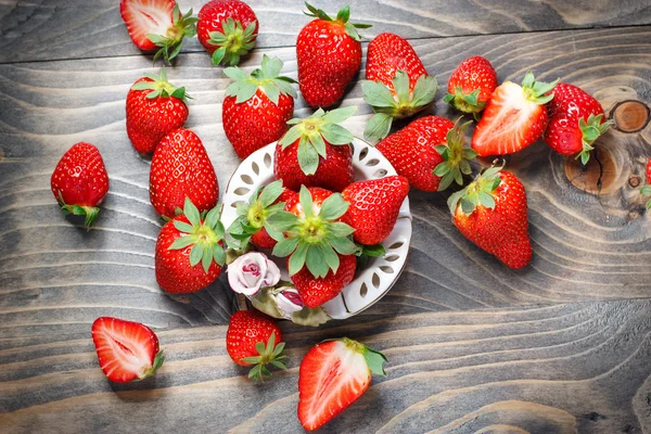 Fruits à baies de saison - fraise — Photo