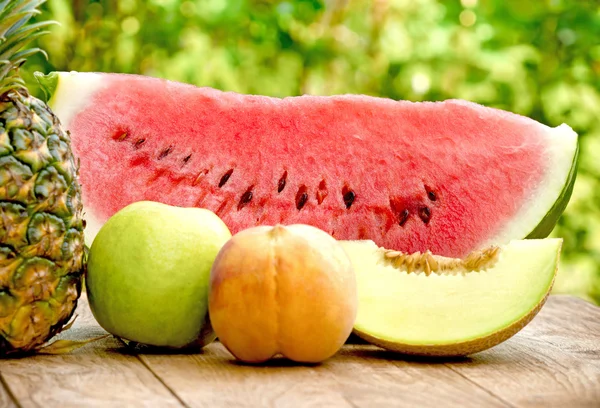 Fruta de verão - fruta sazonal saudável — Fotografia de Stock