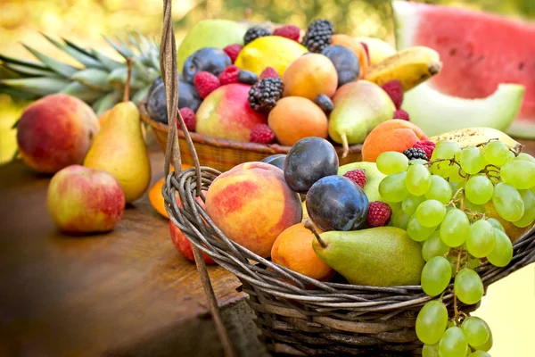 Frutas orgánicas frescas —  Fotos de Stock