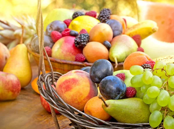 Čerstvé bio ovoce — Stock fotografie