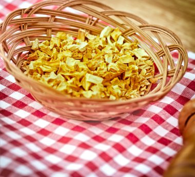 Kurutulmuş kereviz - küçük parçalar