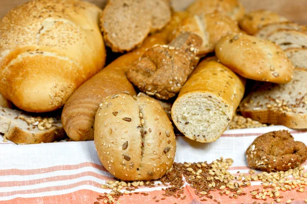 Různé pečivo a chleba — Stock fotografie
