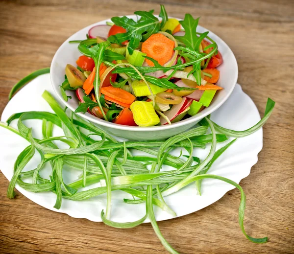 Fresh prepared salad - vegetarian food (vegan food) — Stock Photo, Image