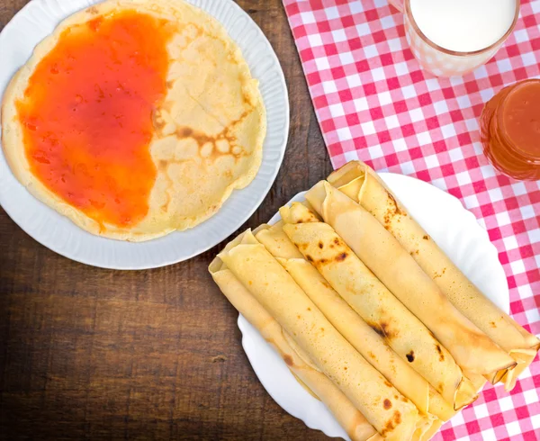 Pancakes with apricot jam - marmalade — Stock Photo, Image