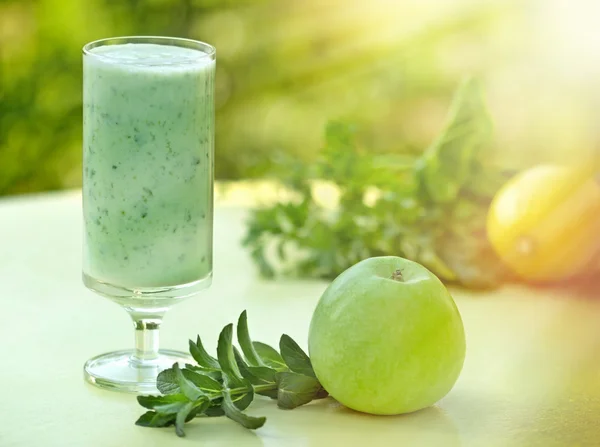 Grüner Smoothie — Stockfoto