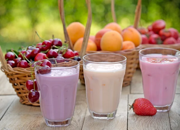 Fruktyoghurt (yoghurt) — Stockfoto
